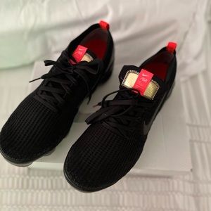 Nike vapormax sneakers ..